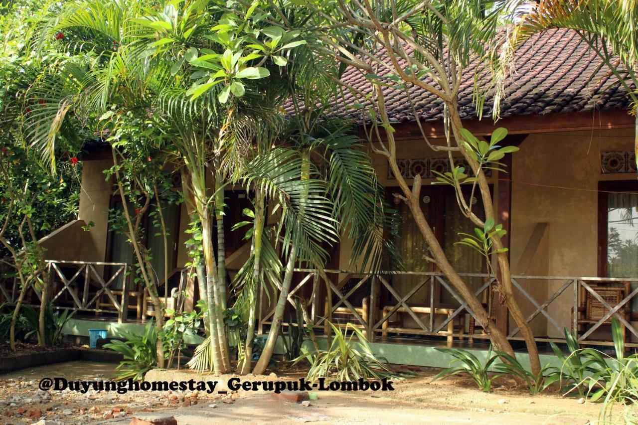 Duyung Rooms & Resto Gerupuk Bumbang Exterior photo
